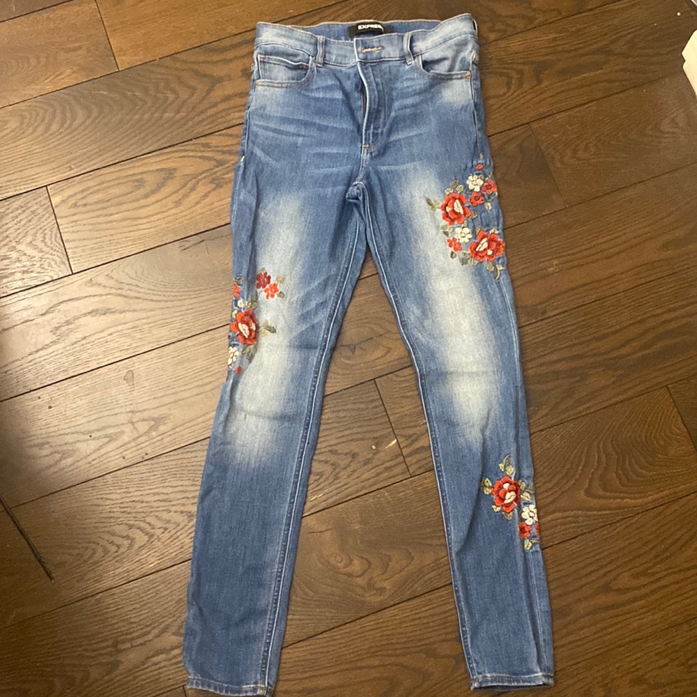 High waisted embroidered jeans